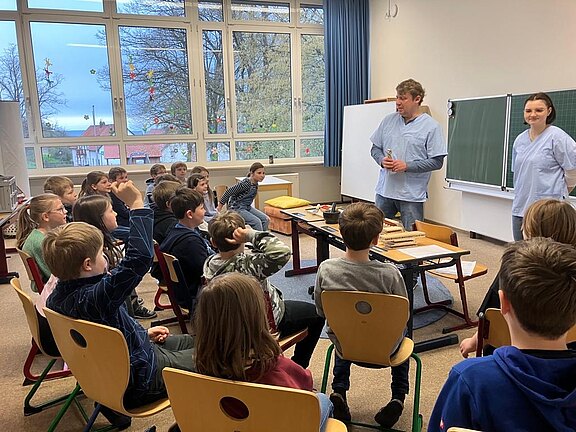 Zeigt_her_eure_Zähne.jpg  